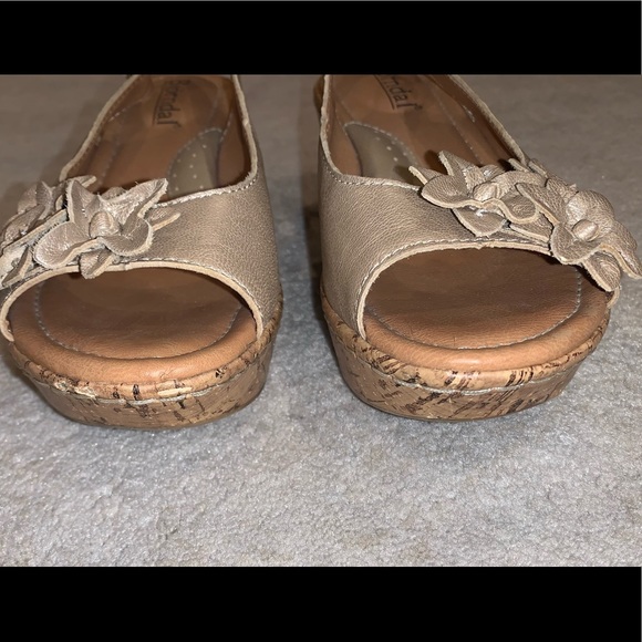 BJORNDAL Daphne gold leather cork wedges heels shoes womens size 6 - Picture 12 of 13